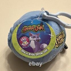 Animal Jam Discontinued Sidekix Wolf Blue Ball National Geographic plush RARE NT