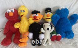 KAWS x Uniqlo Sesame Street Plush Doll Complete Set Of 5 + Bonus Snoopy KAWS